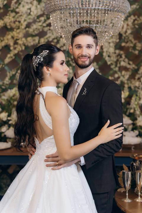 casamento Andressa e Lucas na Capela Santa Tereza D'ávila e recepção do casamento no Gracejos Recepções em João Pessoa, noivos emocionados, Daniel Araujo Fotografia, retrato de noivos, valsa de casamento, festa de casamento'