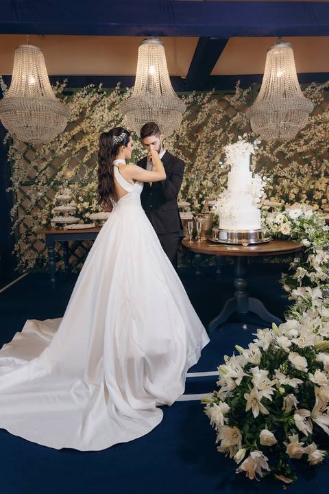 casamento Andressa e Lucas na Capela Santa Tereza D'ávila e recepção do casamento no Gracejos Recepções em João Pessoa, noivos emocionados, Daniel Araujo Fotografia, retrato de noivos, valsa de casamento, festa de casamento'