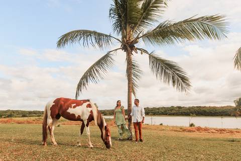 noivo e noiva na fazenda terra do sol'
