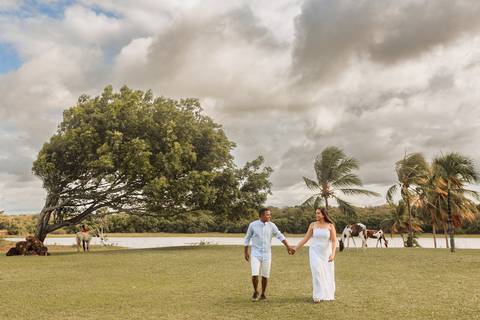 noivo e noiva na fazenda terra do sol'