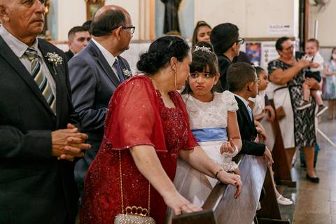 a dama e a mãe da noiva no casamento religioso '