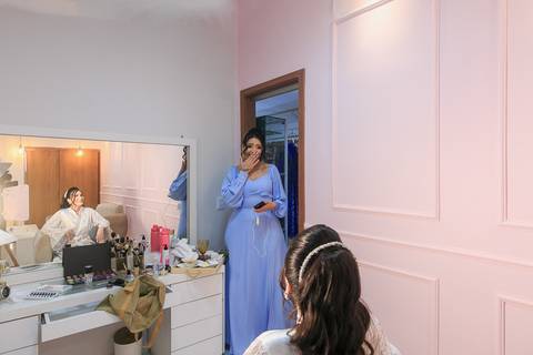 madrinha da noiva emocionada'