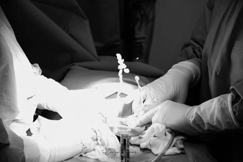 Fotografia de Parto - Newborn - Evelyn Moura Fotografia em Niterói, Rio de Janeiro - ensaio infantil - newborn de recém nascido - partos - parto em niteroi - registro de parto - maternidade são francisco'