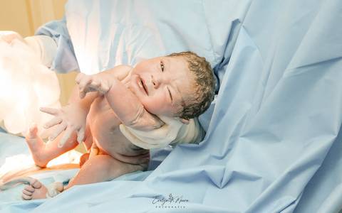 Fotografia de Parto - Newborn - Evelyn Moura Fotografia em Niterói, Rio de Janeiro - ensaio infantil - newborn de recém nascido - partos - parto em niteroi - registro de parto - maternidade são francisco'