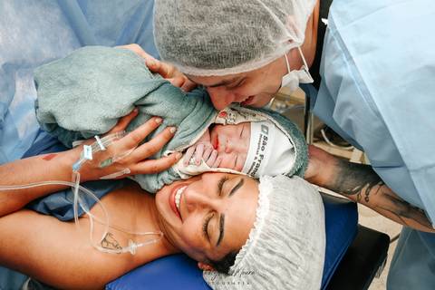 Fotografia de Parto - Newborn - Evelyn Moura Fotografia em Niterói, Rio de Janeiro - ensaio infantil - newborn de recém nascido - partos - parto em niteroi - registro de parto - maternidade são francisco'