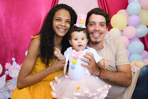 Ensaio de Acompanhamento de bebê. Evelyn Moura Fotografia. Fotógrafa em Niterói, Rio de Janeiro. Newborn. Festa infantil - Smash the cake - Smash the fruit - bebê - ensaio de 1 ano - viral - circo rosa - festa de aniversário'