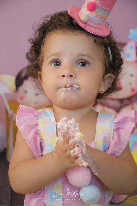 Ensaio de Acompanhamento de bebê. Evelyn Moura Fotografia. Fotógrafa em Niterói, Rio de Janeiro. Newborn. Festa infantil - Smash the cake - Smash the fruit - bebê - ensaio de 1 ano - viral - circo rosa - festa de aniversário'