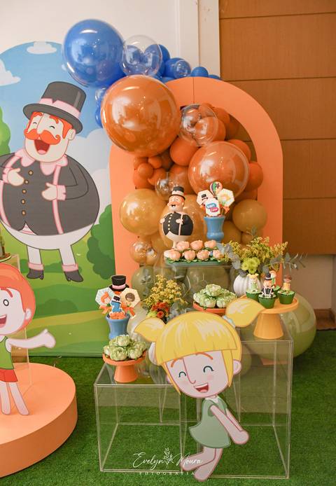 Festa Infantil - Evelyn Moura Fotografia - Fotografia em Niterói, Rio de Janeiro - casa de festa - decoração - decoração de festa - festa colorida- docinhos - bolo - criança - crianças - festa linda - mundo bita - bolo e guaraná - festa em niterói '