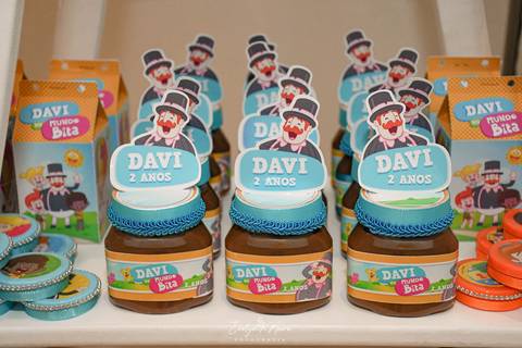 Festa Infantil - Evelyn Moura Fotografia - Fotografia em Niterói, Rio de Janeiro - casa de festa - decoração - decoração de festa - festa colorida- docinhos - bolo - criança - crianças - festa linda - mundo bita - bolo e guaraná - festa em niterói '