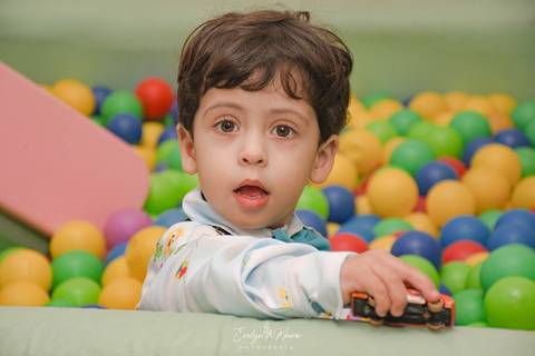 Festa Infantil - Evelyn Moura Fotografia - Fotografia em Niterói, Rio de Janeiro - casa de festa - decoração - decoração de festa - festa colorida- docinhos - bolo - criança - crianças - festa linda - mundo bita - bolo e guaraná - festa em niterói '