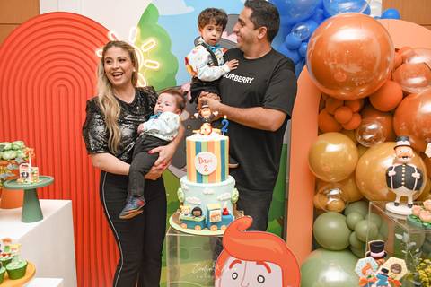 Festa Infantil - Evelyn Moura Fotografia - Fotografia em Niterói, Rio de Janeiro - casa de festa - decoração - decoração de festa - festa colorida- docinhos - bolo - criança - crianças - festa linda - mundo bita - bolo e guaraná - festa em niterói '