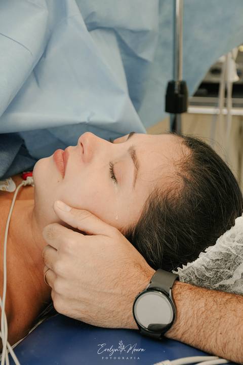 Fotografia de Parto - Newborn - Evelyn Moura Fotografia em Niterói, Rio de Janeiro - ensaio infantil - newborn de recém nascido - partos - parto em niteroi - registro de parto - maternidade são francisco - doce nascer - parto humanizado'