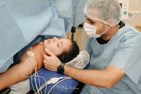 Fotografia de Parto - Newborn - Evelyn Moura Fotografia em Niterói, Rio de Janeiro - ensaio infantil - newborn de recém nascido - partos - parto em niteroi - registro de parto - maternidade são francisco - doce nascer - parto humanizado'