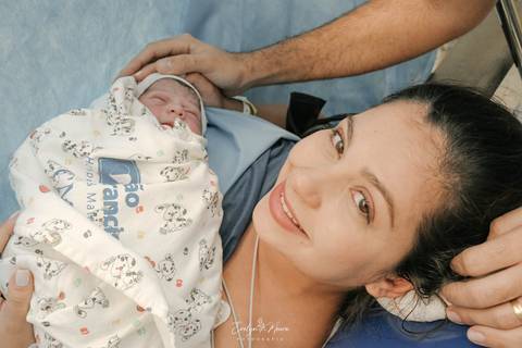 Fotografia de Parto - Newborn - Evelyn Moura Fotografia em Niterói, Rio de Janeiro - ensaio infantil - newborn de recém nascido - partos - parto em niteroi - registro de parto - maternidade são francisco - doce nascer - parto humanizado'