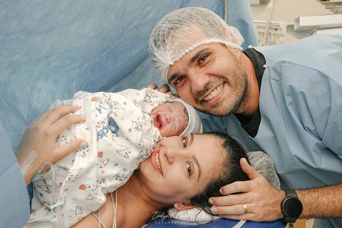 Fotografia de Parto - Newborn - Evelyn Moura Fotografia em Niterói, Rio de Janeiro - ensaio infantil - newborn de recém nascido - partos - parto em niteroi - registro de parto - maternidade são francisco - doce nascer - parto humanizado'