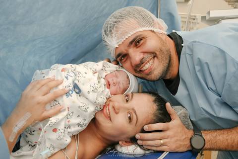 Fotografia de Parto - Newborn - Evelyn Moura Fotografia em Niterói, Rio de Janeiro - ensaio infantil - newborn de recém nascido - partos - parto em niteroi - registro de parto - maternidade são francisco - doce nascer - parto humanizado'