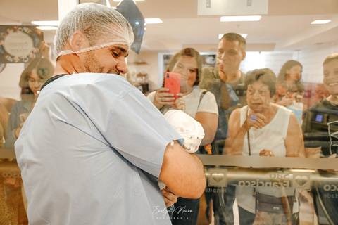 Fotografia de Parto - Newborn - Evelyn Moura Fotografia em Niterói, Rio de Janeiro - ensaio infantil - newborn de recém nascido - partos - parto em niteroi - registro de parto - maternidade são francisco - doce nascer - parto humanizado'