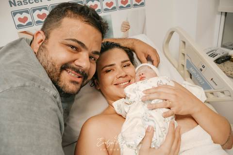 Fotografia de Parto - Newborn - Evelyn Moura Fotografia em Niterói, Rio de Janeiro - ensaio infantil - newborn de recém nascido - partos - parto em niteroi - registro de parto - maternidade são francisco - doce nascer - parto humanizado - parto normal'