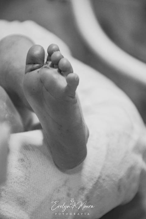 Fotografia de Parto - Newborn - Evelyn Moura Fotografia em Niterói, Rio de Janeiro - ensaio infantil - newborn de recém nascido - partos - parto em niteroi - registro de parto - maternidade são francisco - doce nascer - parto humanizado - parto normal'