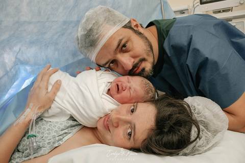 Fotografia de Parto - Newborn - Evelyn Moura Fotografia em Niterói, Rio de Janeiro - ensaio infantil - newborn de recém nascido - partos - parto em niteroi - registro de parto - maternidade são francisco - doce nascer - parto humanizado - parto normal '