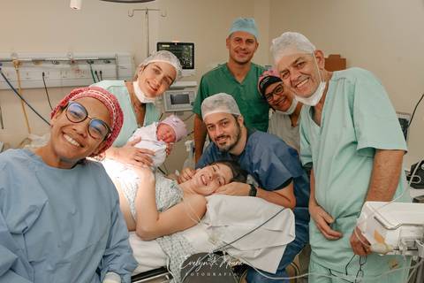 Fotografia de Parto - Newborn - Evelyn Moura Fotografia em Niterói, Rio de Janeiro - ensaio infantil - newborn de recém nascido - partos - parto em niteroi - registro de parto - maternidade são francisco - doce nascer - parto humanizado - parto normal '
