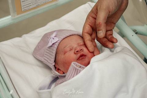 Fotografia de Parto - Newborn - Evelyn Moura Fotografia em Niterói, Rio de Janeiro - ensaio infantil - newborn de recém nascido - partos - parto em niteroi - registro de parto - maternidade são francisco - doce nascer - parto humanizado - parto normal '