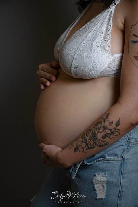 Ensaio Lifestyle Gestante - Ensaio Gestante Estúdio - Niterói, Rio de Janeiro - Evelyn Moura Fotografia - Ensaio de Gestante - Gestante - Newborn - Ensaio em casa - Doce gestar - ensaio estúdio gestante - parto - maternidade - ensaio externo em niterói'