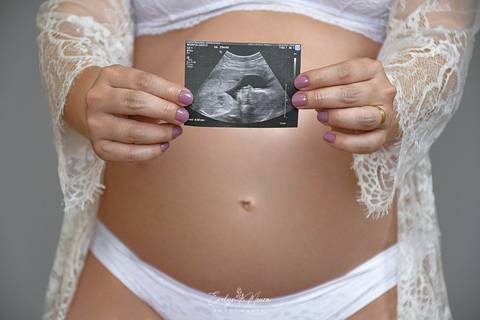 Ensaio Lifestyle Gestante - Ensaio Gestante Estúdio - Niterói, Rio de Janeiro - Evelyn Moura Fotografia - Ensaio de Gestante - Gestante - Newborn - Ensaio em casa - Doce gestar - ensaio estúdio gestante - parto - maternidade - ensaio externo em niterói'