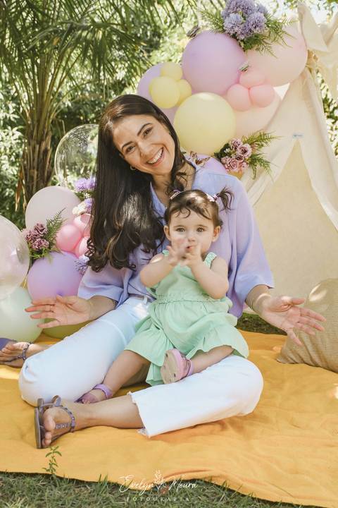 Ensaio de Acompanhamento de bebê. Evelyn Moura Fotografia. Fotógrafa em Niterói, Rio de Janeiro. Newborn. Festa infantil - Smash the cake - Smash the fruit - bebê - ensaio de 1 ano - viral - jardim encantado - festa de aniversário'