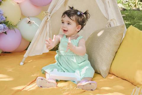 Ensaio de Acompanhamento de bebê. Evelyn Moura Fotografia. Fotógrafa em Niterói, Rio de Janeiro. Newborn. Festa infantil - Smash the cake - Smash the fruit - bebê - ensaio de 1 ano - viral - jardim encantado - festa de aniversário'