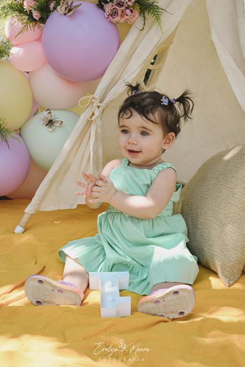 Ensaio de Acompanhamento de bebê. Evelyn Moura Fotografia. Fotógrafa em Niterói, Rio de Janeiro. Newborn. Festa infantil - Smash the cake - Smash the fruit - bebê - ensaio de 1 ano - viral - jardim encantado - festa de aniversário'
