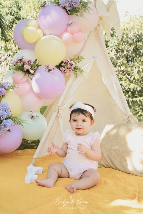 Ensaio de Acompanhamento de bebê. Evelyn Moura Fotografia. Fotógrafa em Niterói, Rio de Janeiro. Newborn. Festa infantil - Smash the cake - Smash the fruit - bebê - ensaio de 1 ano - viral - jardim encantado - festa de aniversário'