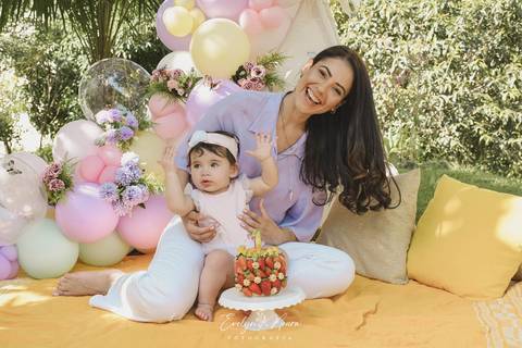 Ensaio de Acompanhamento de bebê. Evelyn Moura Fotografia. Fotógrafa em Niterói, Rio de Janeiro. Newborn. Festa infantil - Smash the cake - Smash the fruit - bebê - ensaio de 1 ano - viral - jardim encantado - festa de aniversário'
