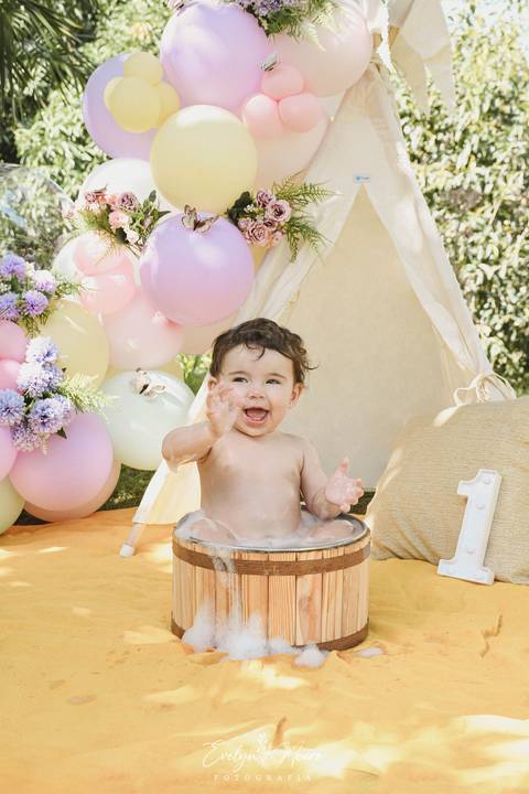 Ensaio de Acompanhamento de bebê. Evelyn Moura Fotografia. Fotógrafa em Niterói, Rio de Janeiro. Newborn. Festa infantil - Smash the cake - Smash the fruit - bebê - ensaio de 1 ano - viral - jardim encantado - festa de aniversário'