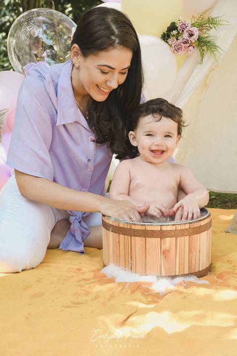 Ensaio de Acompanhamento de bebê. Evelyn Moura Fotografia. Fotógrafa em Niterói, Rio de Janeiro. Newborn. Festa infantil - Smash the cake - Smash the fruit - bebê - ensaio de 1 ano - viral - jardim encantado - festa de aniversário'
