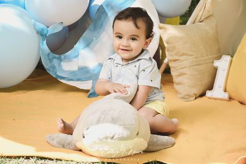 Ensaio de Acompanhamento de bebê. Evelyn Moura Fotografia. Fotógrafa em Niterói, Rio de Janeiro. Newborn. Festa infantil - Smash the cake - Smash the fruit - bebê - ensaio de 1 ano - viral - fundo do mar - festa de aniversário'