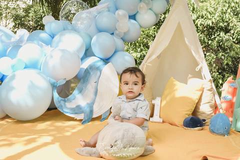 Ensaio de Acompanhamento de bebê. Evelyn Moura Fotografia. Fotógrafa em Niterói, Rio de Janeiro. Newborn. Festa infantil - Smash the cake - Smash the fruit - bebê - ensaio de 1 ano - viral - fundo do mar - festa de aniversário'