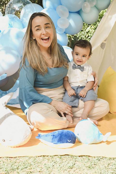 Ensaio de Acompanhamento de bebê. Evelyn Moura Fotografia. Fotógrafa em Niterói, Rio de Janeiro. Newborn. Festa infantil - Smash the cake - Smash the fruit - bebê - ensaio de 1 ano - viral - fundo do mar - festa de aniversário'