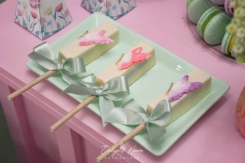 Festa Infantil - Evelyn Moura Fotografia - Fotografia em Niterói, Rio de Janeiro - casa de festa - decoração - decoração de festa - festa colorida- docinhos - bolo - criança - crianças - festa linda - jardim encantado - bolo e guaraná - festa em niterói '