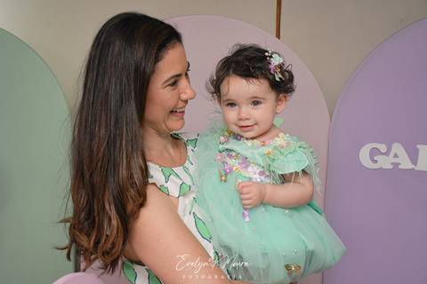 Festa Infantil - Evelyn Moura Fotografia - Fotografia em Niterói, Rio de Janeiro - casa de festa - decoração - decoração de festa - festa colorida- docinhos - bolo - criança - crianças - festa linda - jardim encantado - bolo e guaraná - festa em niterói '