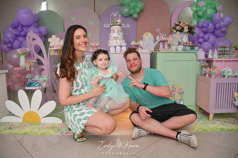 Festa Infantil - Evelyn Moura Fotografia - Fotografia em Niterói, Rio de Janeiro - casa de festa - decoração - decoração de festa - festa colorida- docinhos - bolo - criança - crianças - festa linda - jardim encantado - bolo e guaraná - festa em niterói '