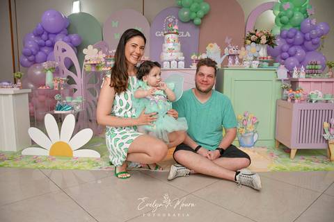 Festa Infantil - Evelyn Moura Fotografia - Fotografia em Niterói, Rio de Janeiro - casa de festa - decoração - decoração de festa - festa colorida- docinhos - bolo - criança - crianças - festa linda - jardim encantado - bolo e guaraná - festa em niterói '