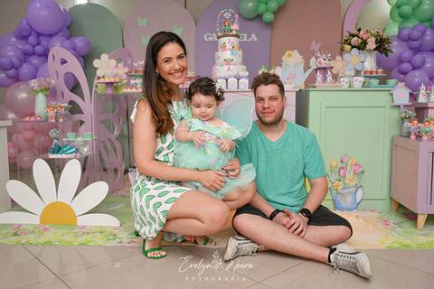 Festa Infantil - Evelyn Moura Fotografia - Fotografia em Niterói, Rio de Janeiro - casa de festa - decoração - decoração de festa - festa colorida- docinhos - bolo - criança - crianças - festa linda - jardim encantado - bolo e guaraná - festa em niterói '