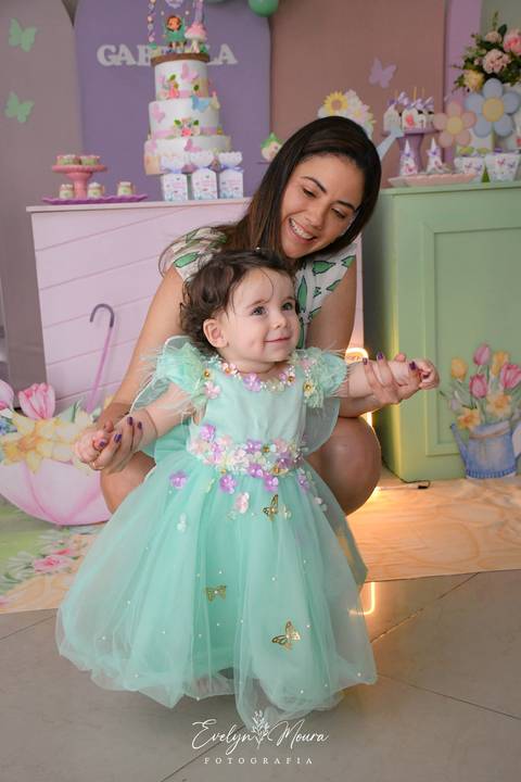 Festa Infantil - Evelyn Moura Fotografia - Fotografia em Niterói, Rio de Janeiro - casa de festa - decoração - decoração de festa - festa colorida- docinhos - bolo - criança - crianças - festa linda - jardim encantado - bolo e guaraná - festa em niterói '