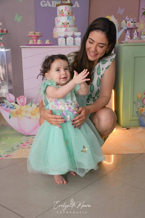 Festa Infantil - Evelyn Moura Fotografia - Fotografia em Niterói, Rio de Janeiro - casa de festa - decoração - decoração de festa - festa colorida- docinhos - bolo - criança - crianças - festa linda - jardim encantado - bolo e guaraná - festa em niterói '