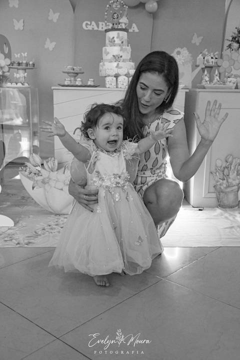 Festa Infantil - Evelyn Moura Fotografia - Fotografia em Niterói, Rio de Janeiro - casa de festa - decoração - decoração de festa - festa colorida- docinhos - bolo - criança - crianças - festa linda - jardim encantado - bolo e guaraná - festa em niterói '