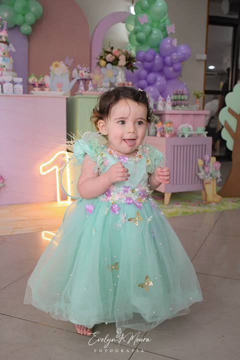 Festa Infantil - Evelyn Moura Fotografia - Fotografia em Niterói, Rio de Janeiro - casa de festa - decoração - decoração de festa - festa colorida- docinhos - bolo - criança - crianças - festa linda - jardim encantado - bolo e guaraná - festa em niterói '