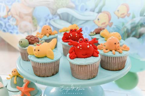 Festa Infantil - Evelyn Moura Fotografia - Fotografia em Niterói, Rio de Janeiro - casa de festa - decoração - decoração de festa - festa colorida- docinhos - bolo - criança - crianças - festa linda - tema fundo do mar - bolo e guaraná - festa em niterói '