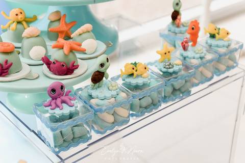 Festa Infantil - Evelyn Moura Fotografia - Fotografia em Niterói, Rio de Janeiro - casa de festa - decoração - decoração de festa - festa colorida- docinhos - bolo - criança - crianças - festa linda - tema fundo do mar - bolo e guaraná - festa em niterói '