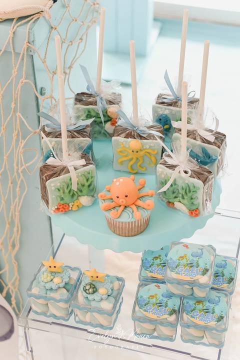 Festa Infantil - Evelyn Moura Fotografia - Fotografia em Niterói, Rio de Janeiro - casa de festa - decoração - decoração de festa - festa colorida- docinhos - bolo - criança - crianças - festa linda - tema fundo do mar - bolo e guaraná - festa em niterói '